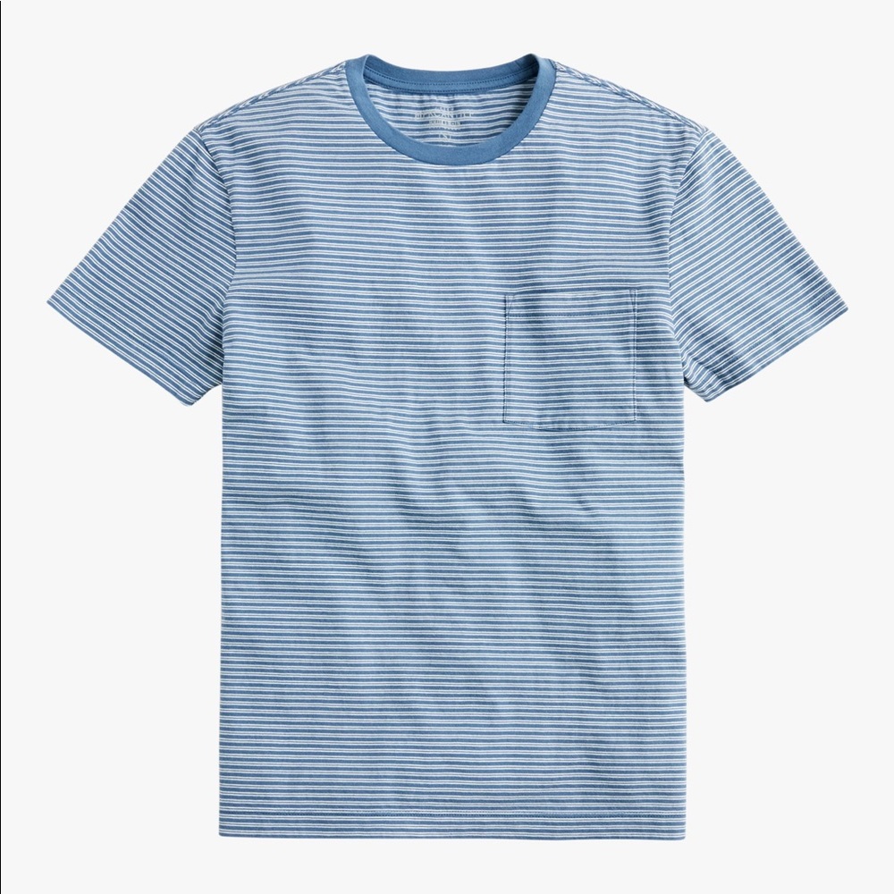 Men’s striped tee with breast pocket